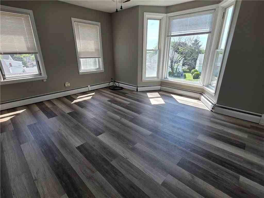 216 Maplewood Ave - Photo 6 of 21
