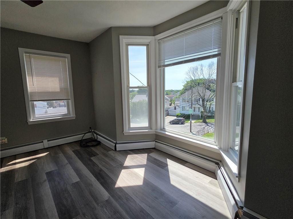 216 Maplewood Ave - Photo 7 of 21