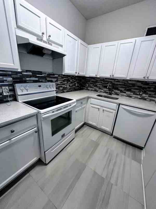 221 Beach 80th St ##1g - Photo 2 of 14