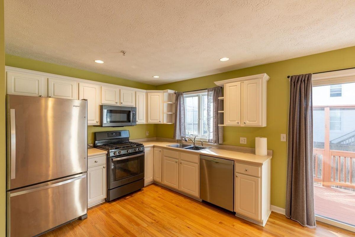 204 Washington St ##3 - Photo 5 of 27
