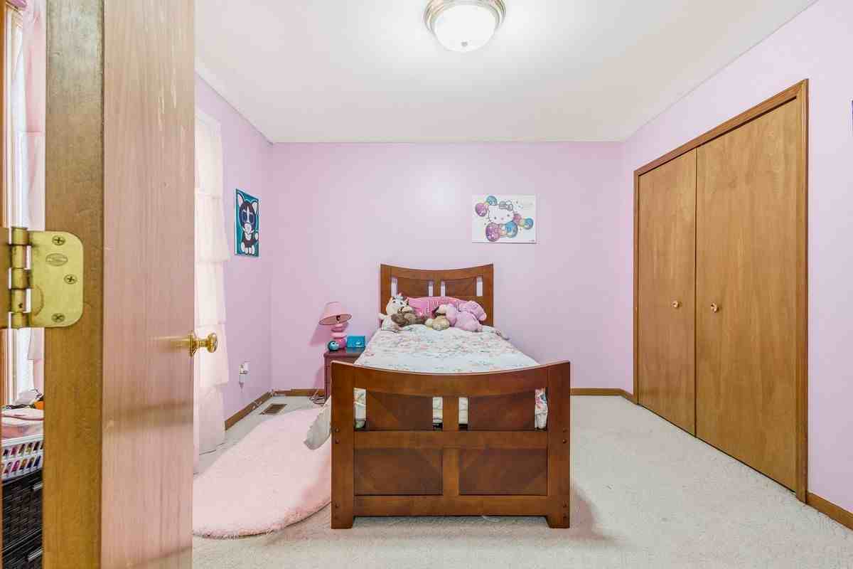 53428 Gregory Dr - Photo 4 of 25