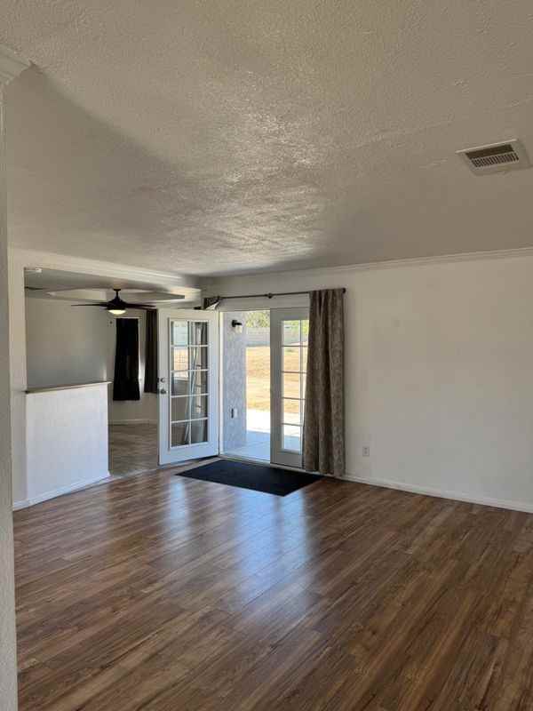 18063 Catalpa St - Photo 3 of 18
