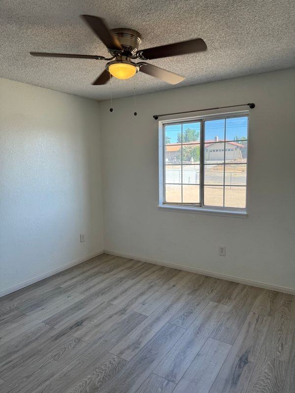 18063 Catalpa St - Photo 4 of 18
