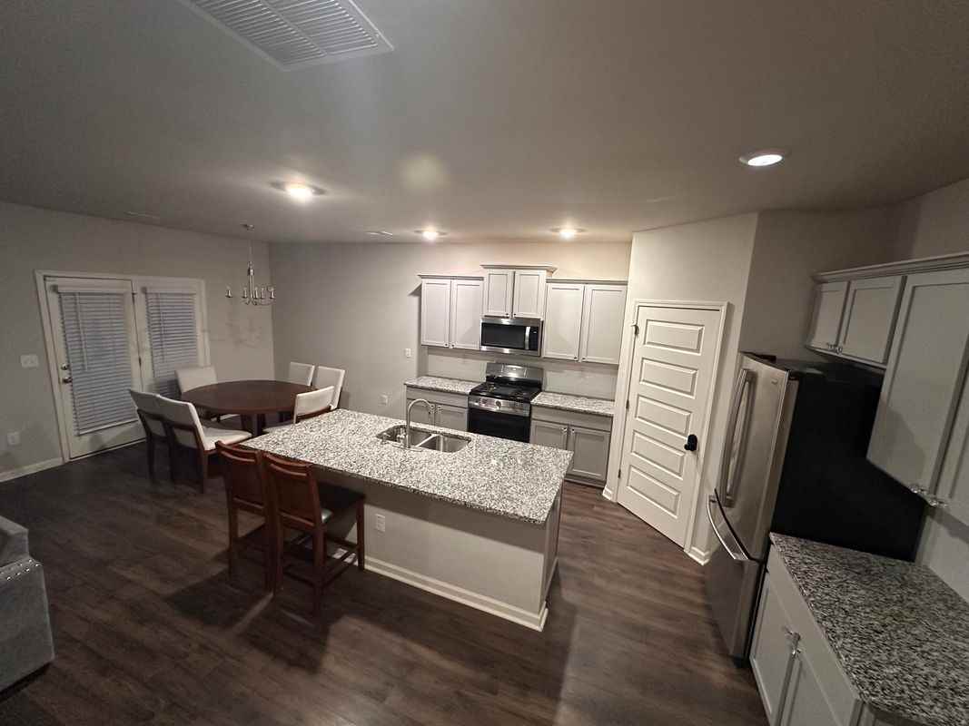 3283 Hawthorn Farm Blvd - Photo 3 of 14