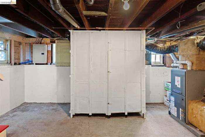 1214 Estudillo St - Photo 7 of 17