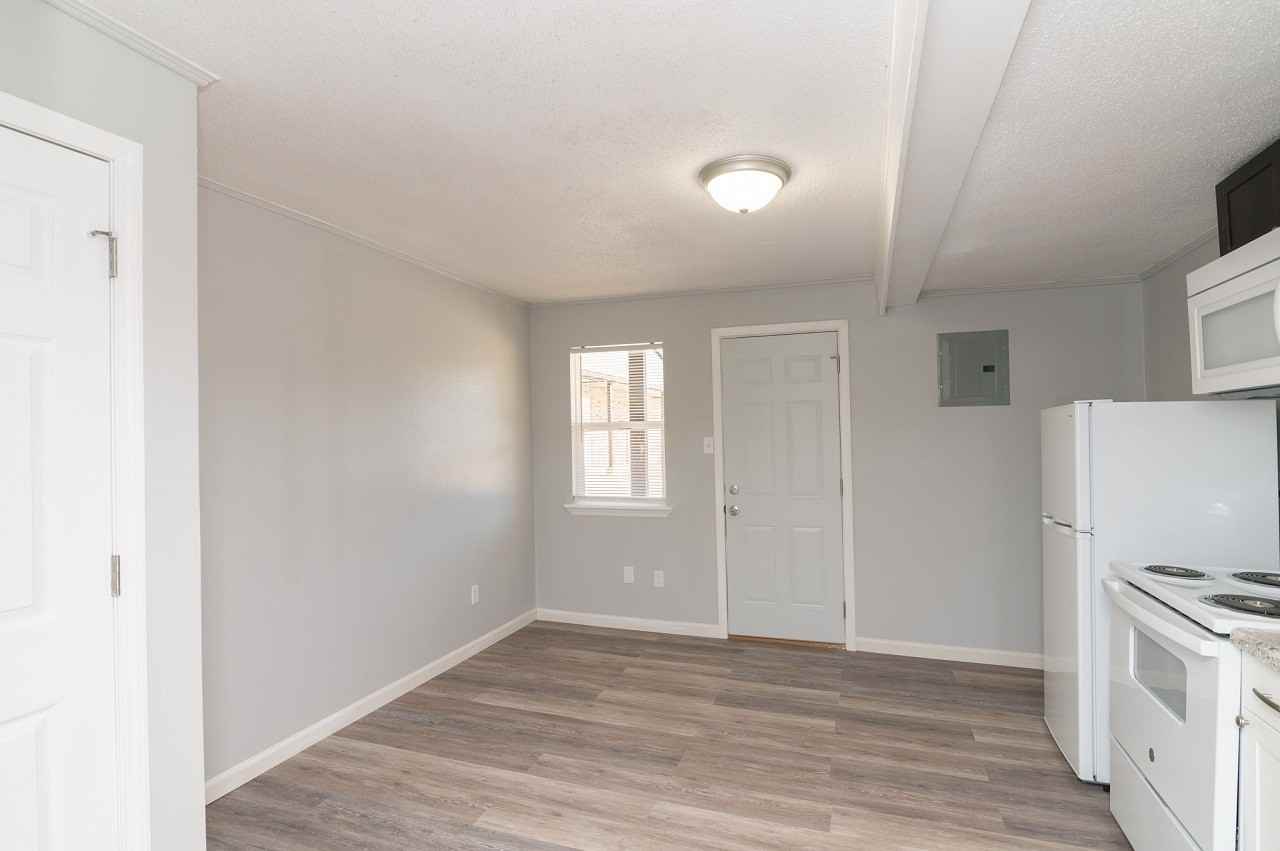1518 E Mccarty St #9 - Photo 2 of 6