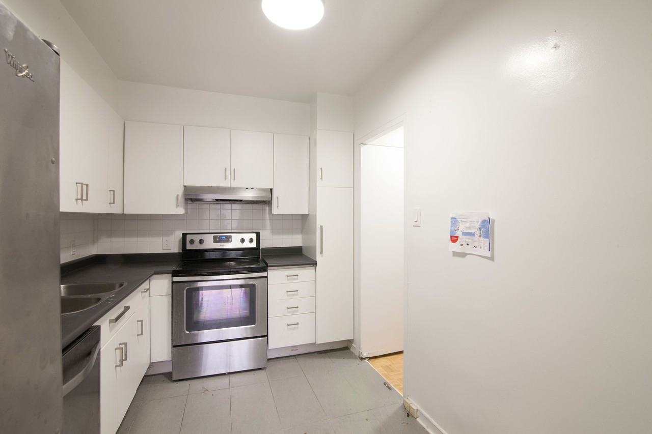4555 Av Bonavista — photo 1