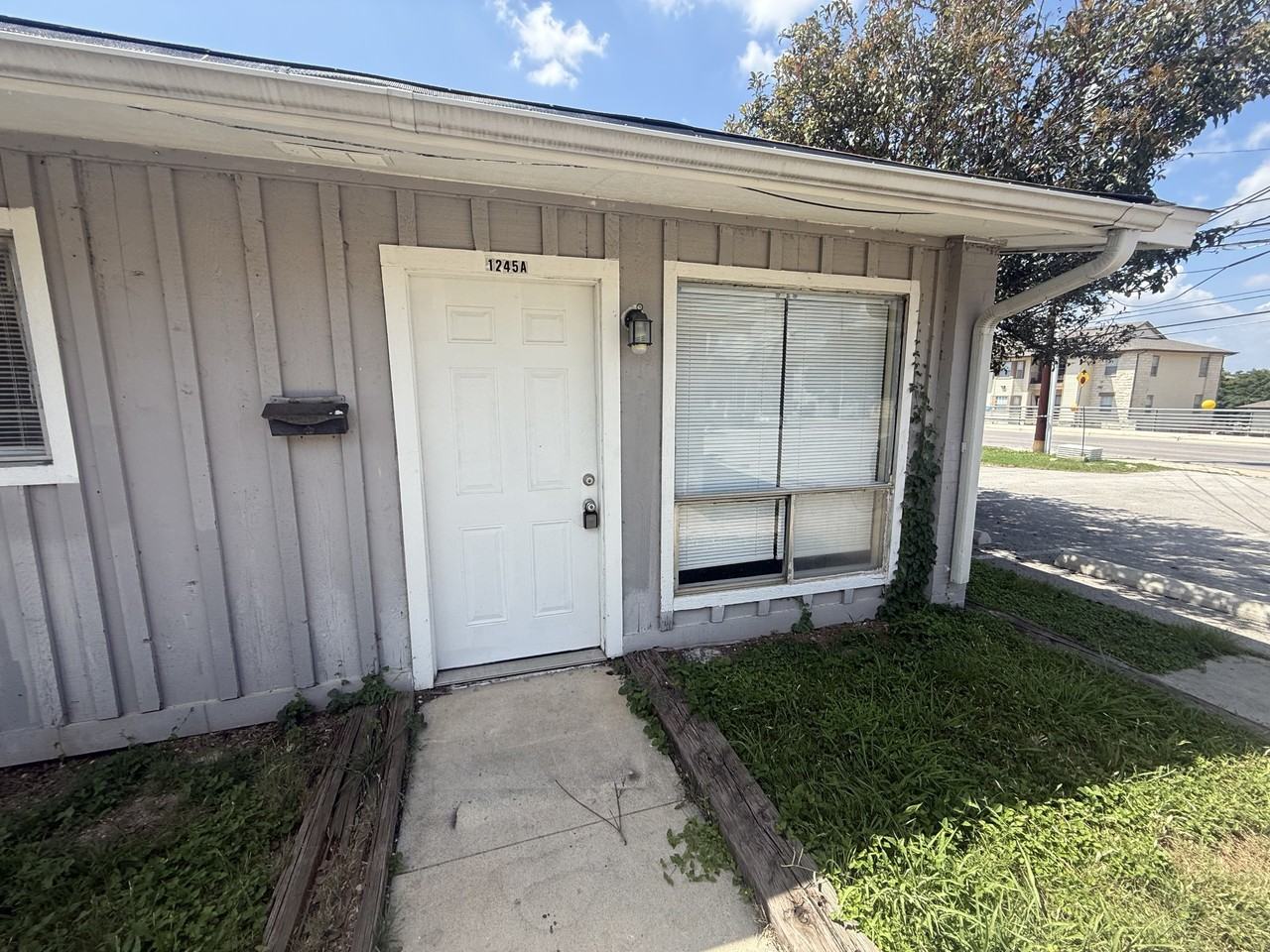 1243 N Lbj Dr #B - Photo 7 of 19