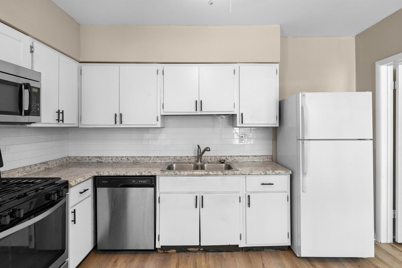 3619 Commonwealth Ave #1F - Photo 2 of 13