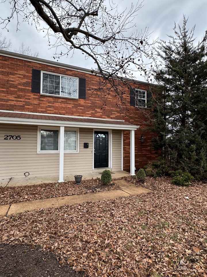 2705 Laclede Station Rd #A - Photo 5 of 15