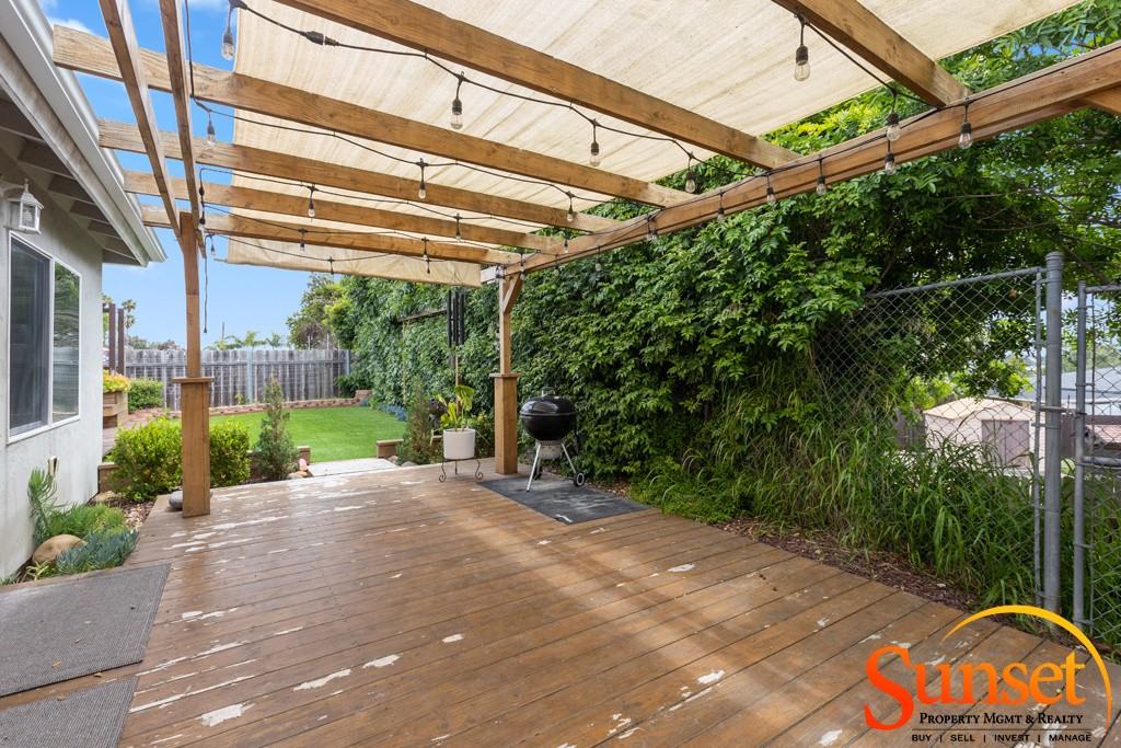 1835 Crandall Dr - Photo 4 of 28