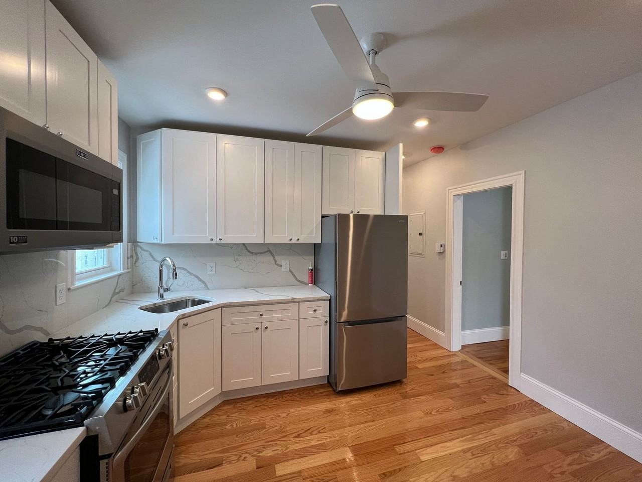 10 Burnham St - Photo 2 of 25