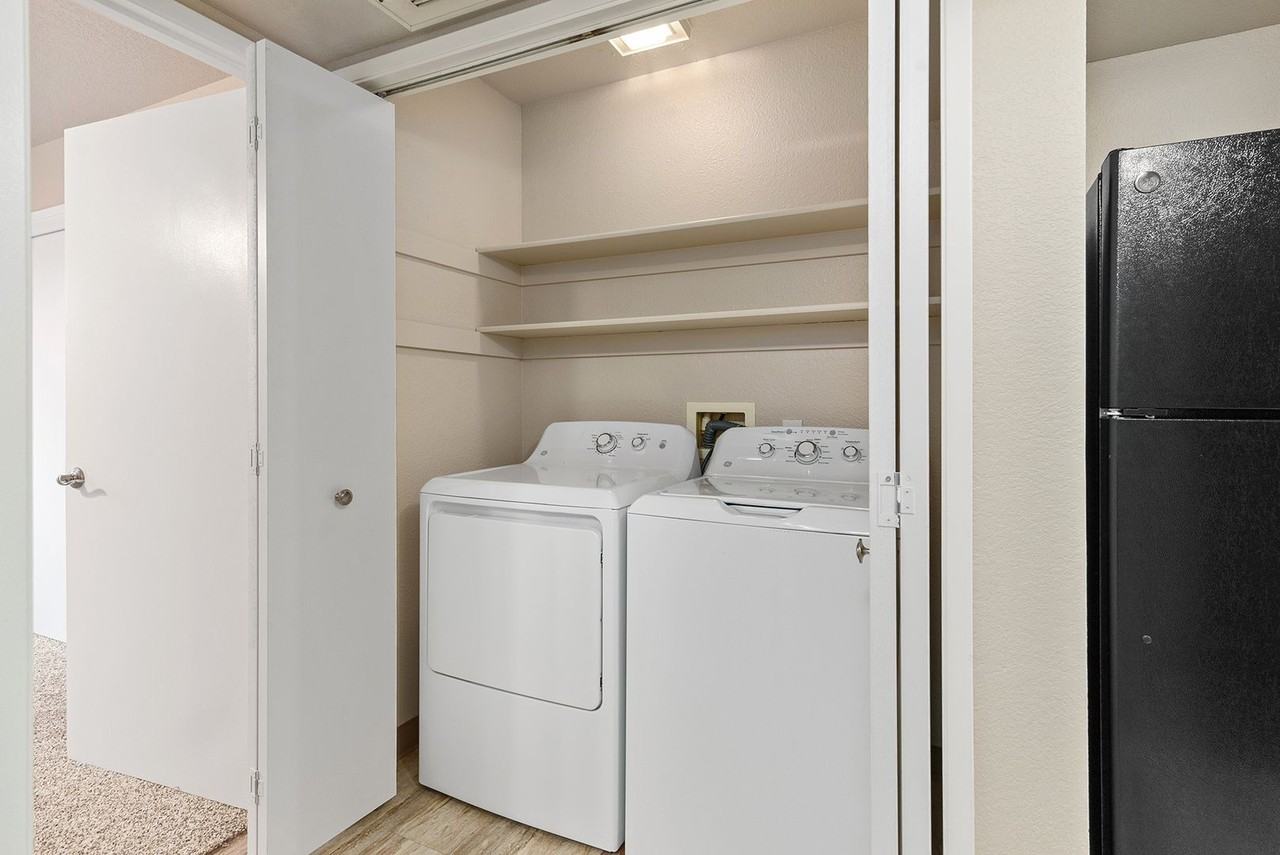 Huntington Apartments - Photo 6 of 6