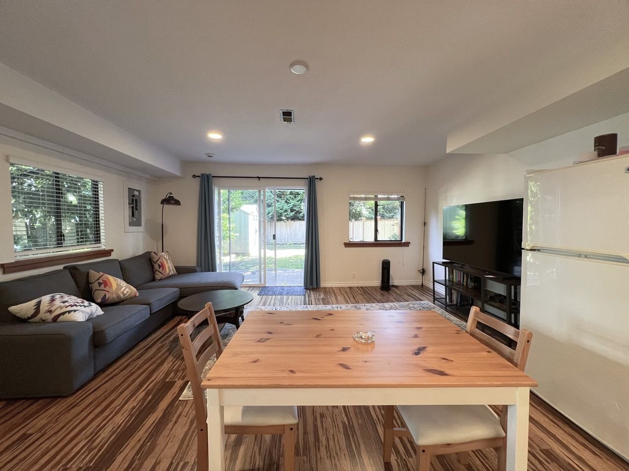 1050 Canyon Boulevard - Photo 7 of 11