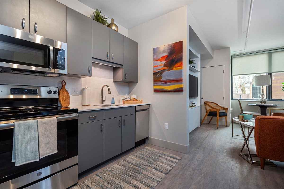 Capitol View Apartments - Photo 2 of 32