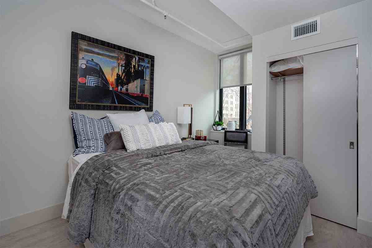 Capitol View Apartments - Photo 7 of 32