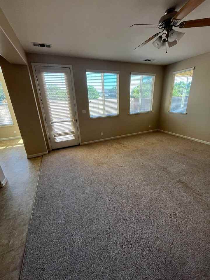 1520 Manzanita Way - Photo 5 of 34