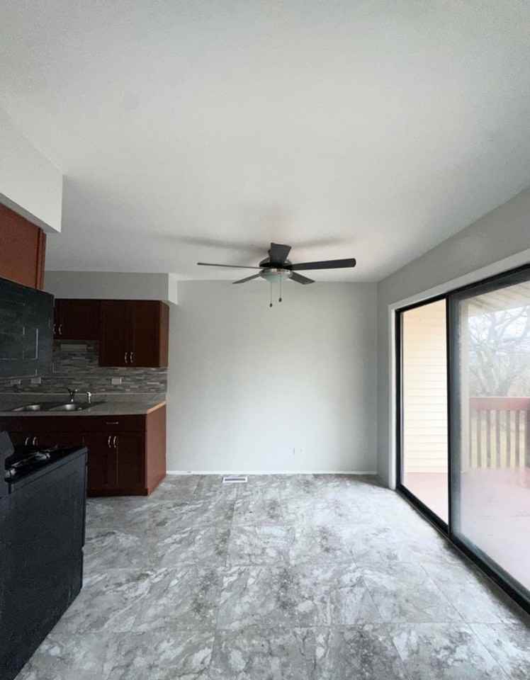 711 Driftwood Ct - Photo 2 of 11