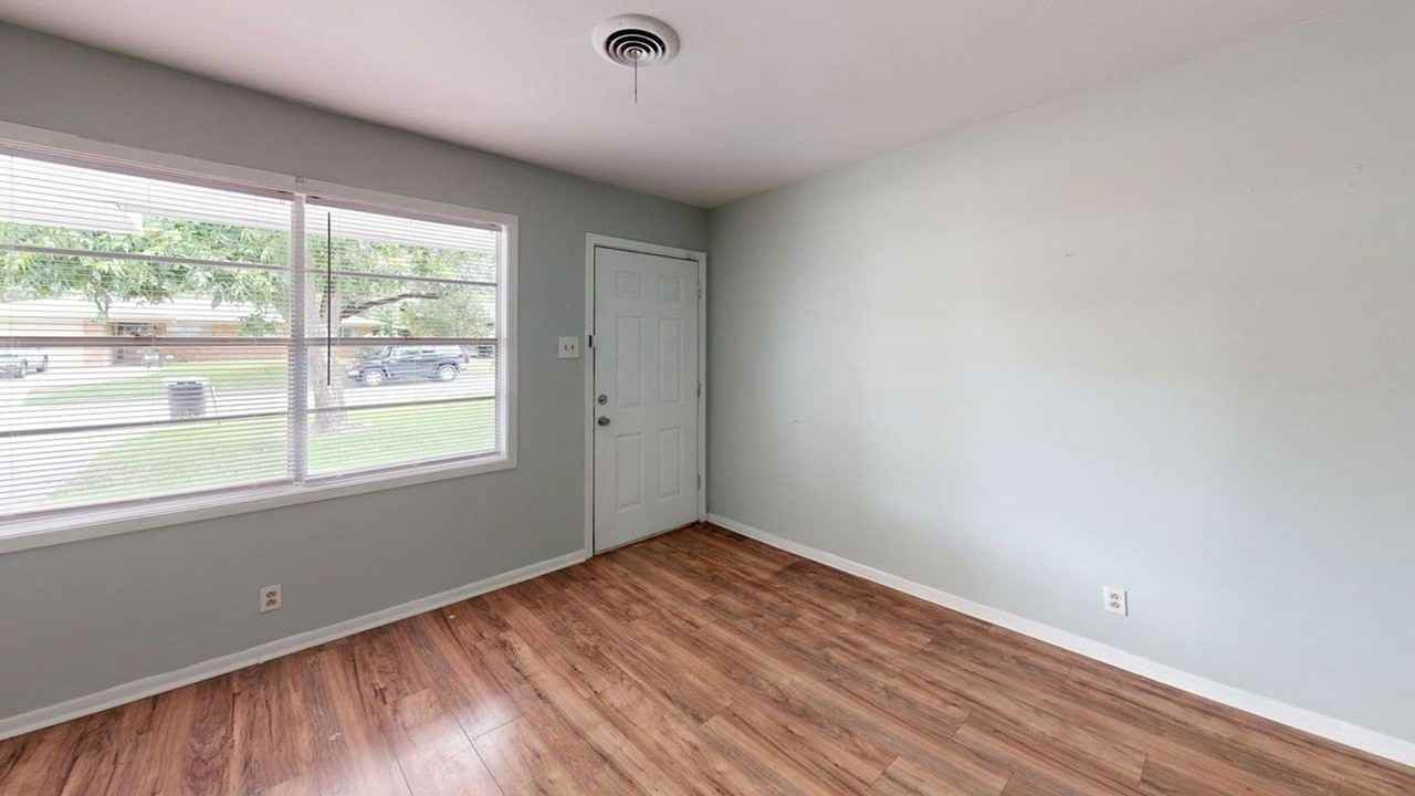 1613 Avalon Rd - Photo 2 of 20