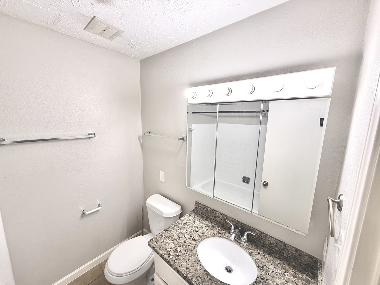16814 David Glen Dr #14929392 - Photo 3 of 10