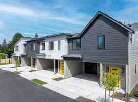 featured image of 4407 84th St Ne