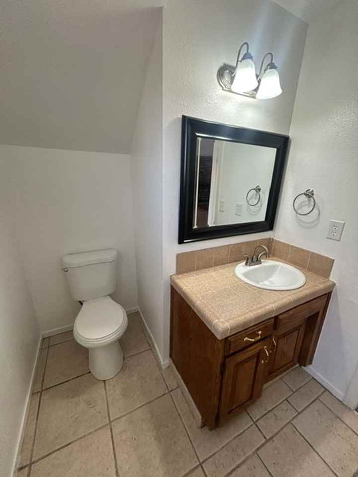 2047 E Laura Ave - Photo 4 of 9