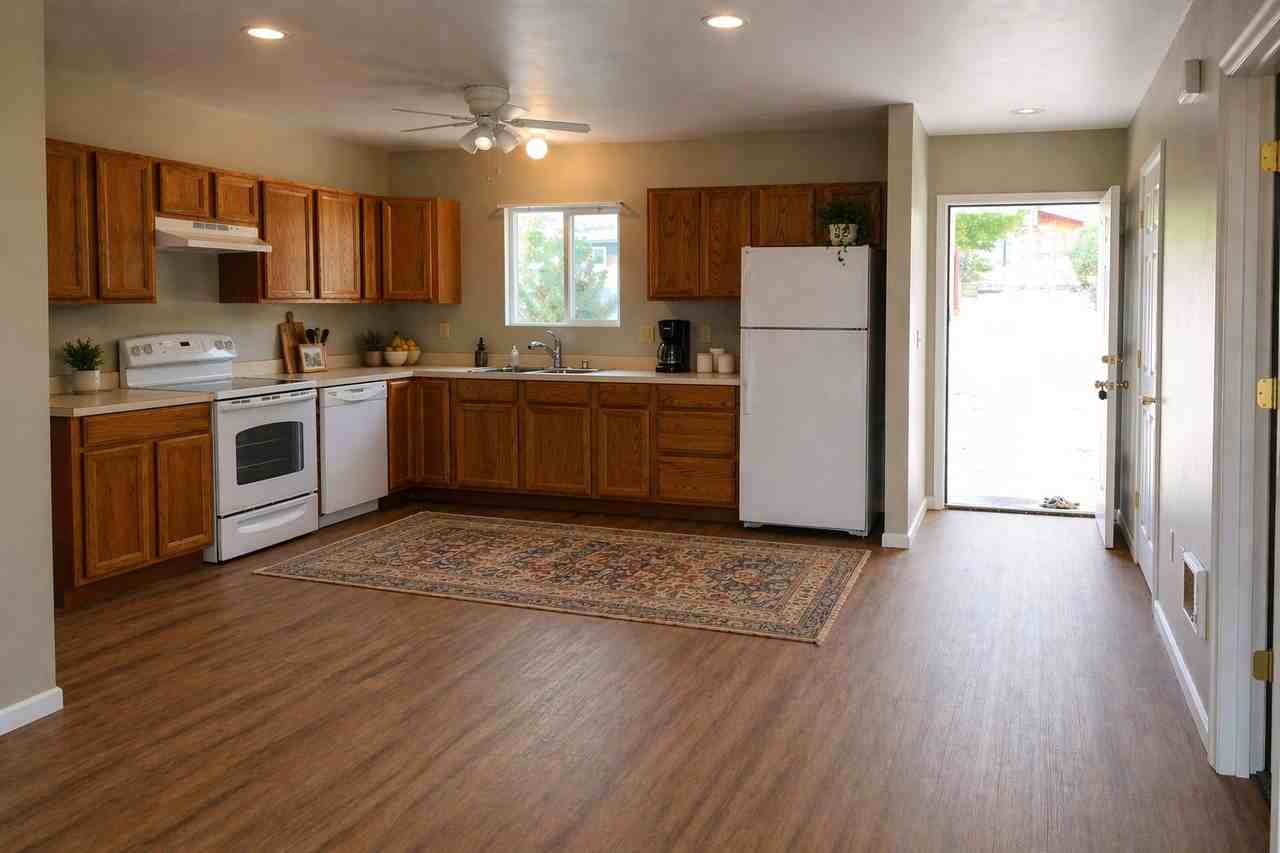 506 Waukesha Ave - Photo 4 of 22