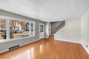 featured image of 712 Grignon St
