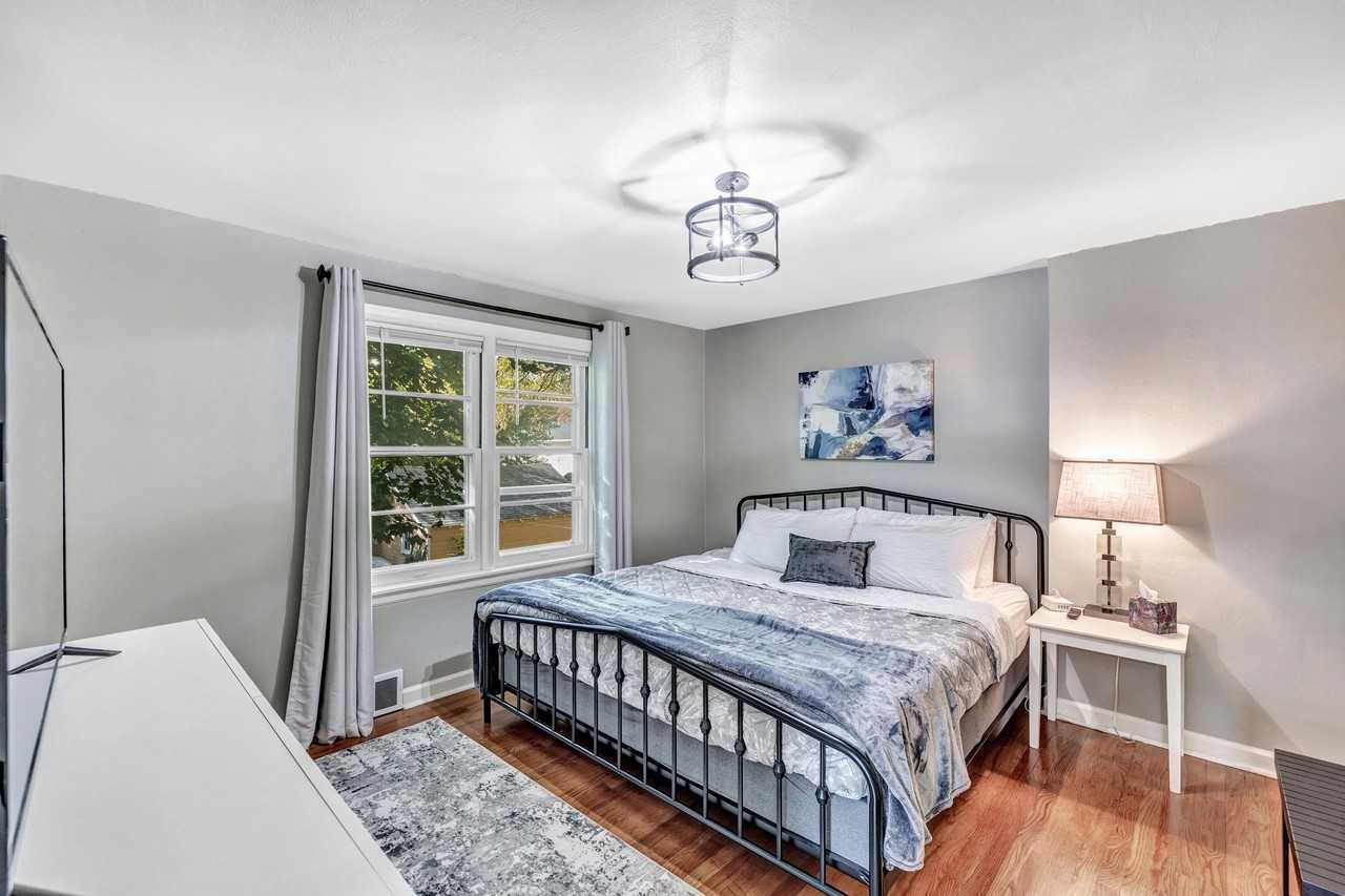 712 Grignon St - Photo 5 of 20