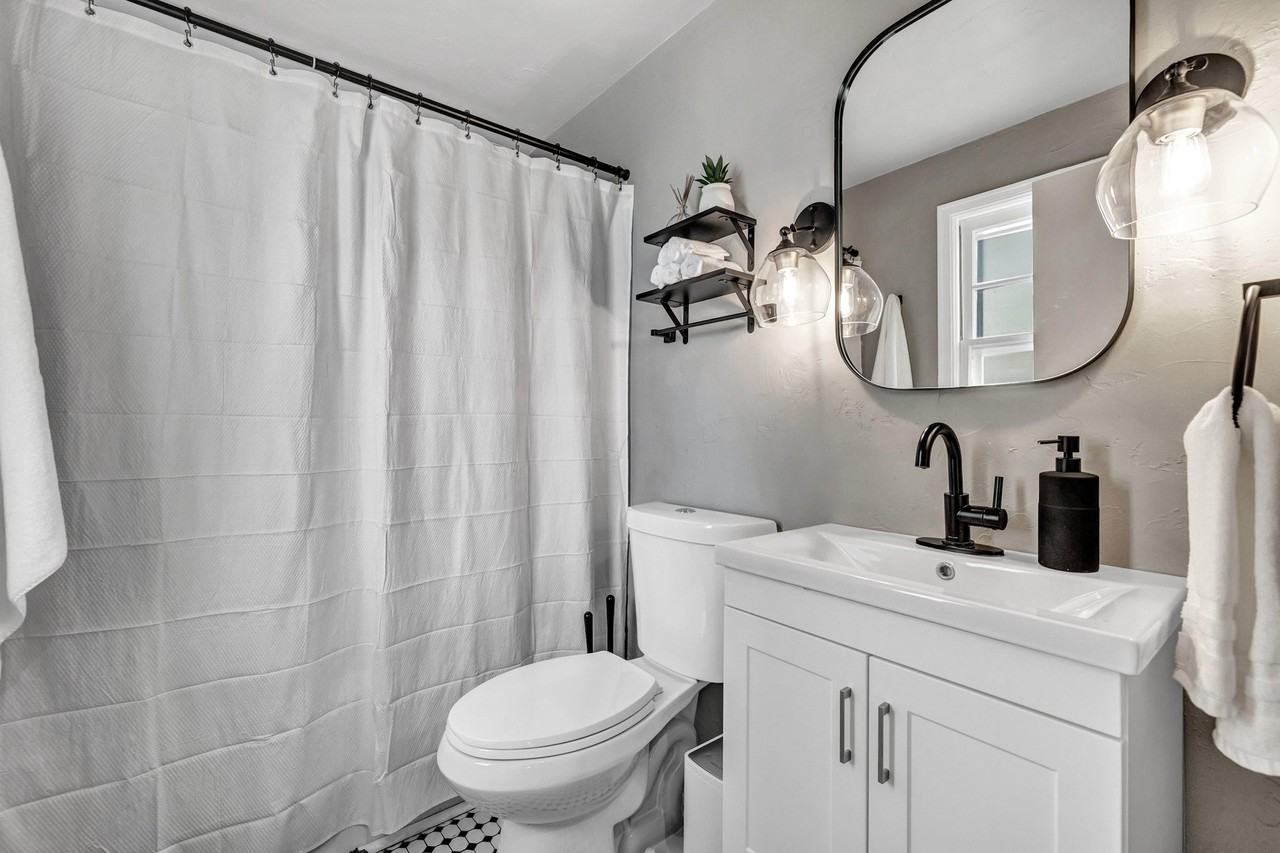 712 Grignon St - Photo 7 of 20