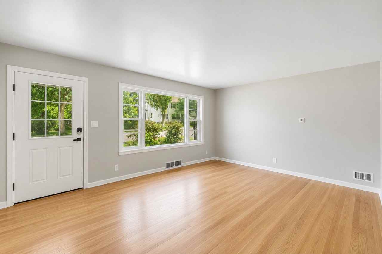 710 Grignon St #TH1 - Photo 4 of 20