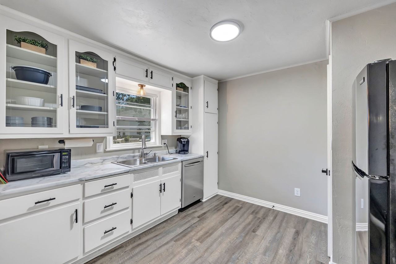 710 Grignon St #TH1 - Photo 7 of 20
