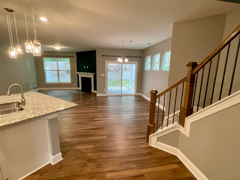 411 Lionel St - Photo 6 of 20