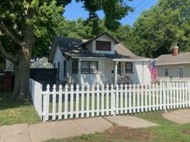 featured image of 1704 N Jefferson St