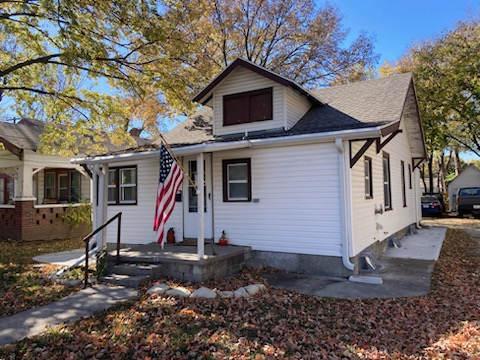 1704 N Jefferson St - Photo 2 of 9
