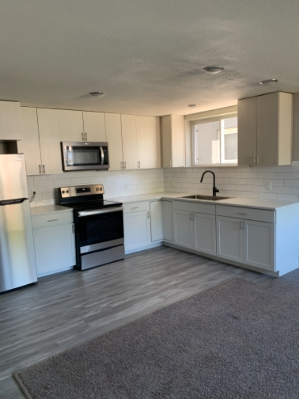 227 E 35th St #E - Photo 3 of 7