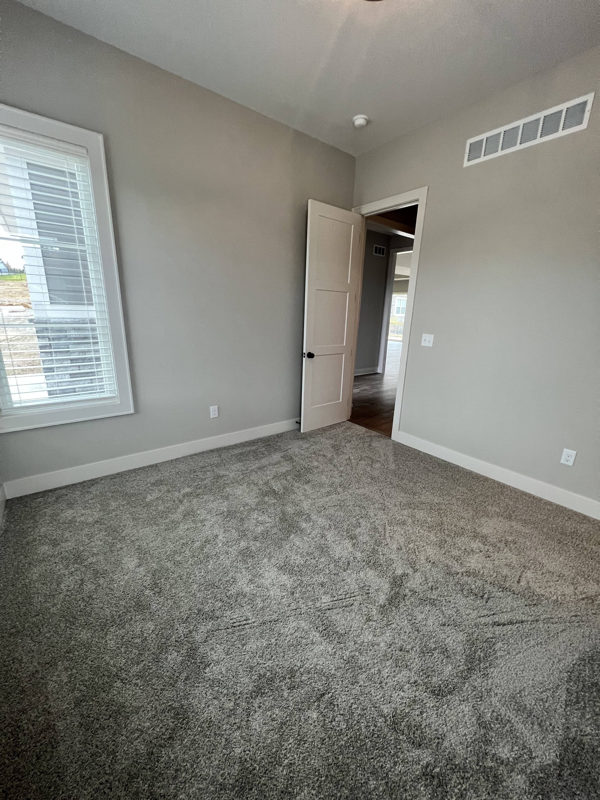 11009 S Millstone Dr - Photo 6 of 48