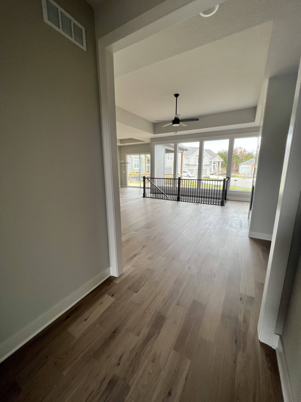 11009 S Millstone Dr - Photo 7 of 48