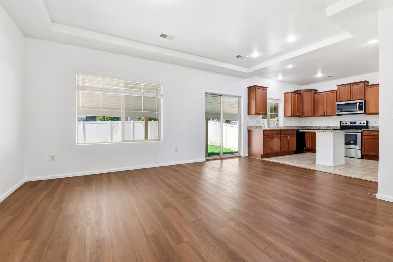 4707 Walden Way - Photo 5 of 48