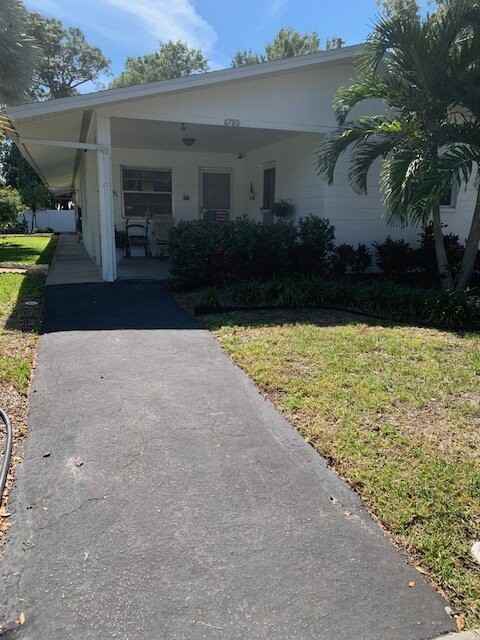 6780 1/2 49th Ave N - Photo 6 of 8