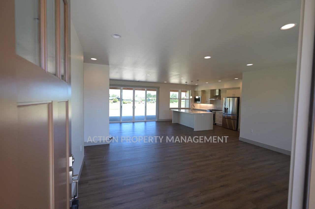 114 Turner Pl - Photo 4 of 25