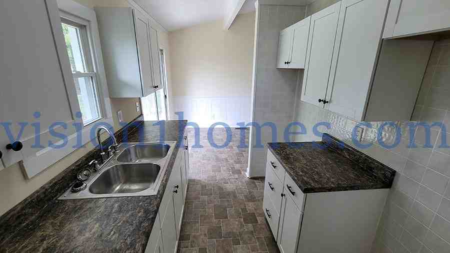 1605 Karen Ave - Photo 2 of 13