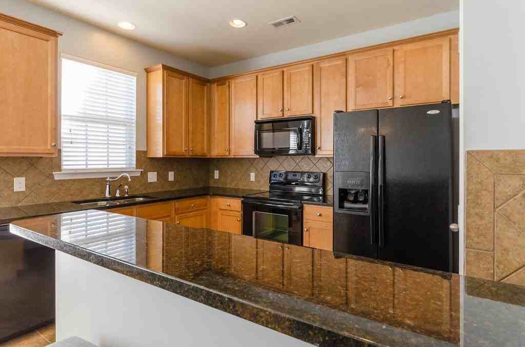 412 River Park Rd - Photo 5 of 33