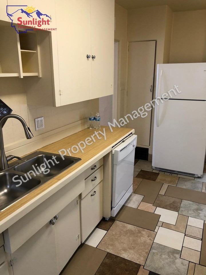 703 Yellowstone Ave - Photo 3 of 18