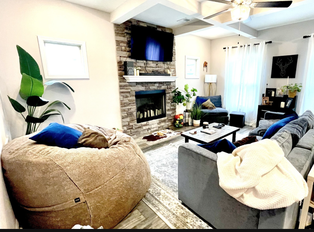 1968 Jackie Lorraine Dr - Photo 2 of 4