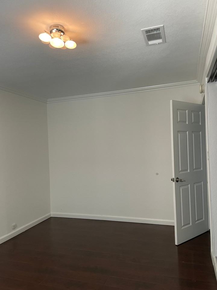 64 Schuyler Ave - Photo 4 of 5
