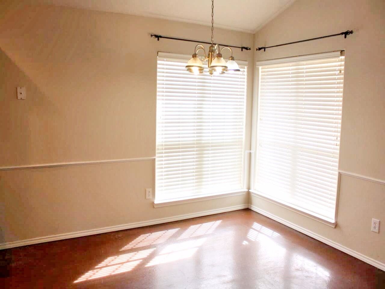 6701 35th St - Photo 4 of 10
