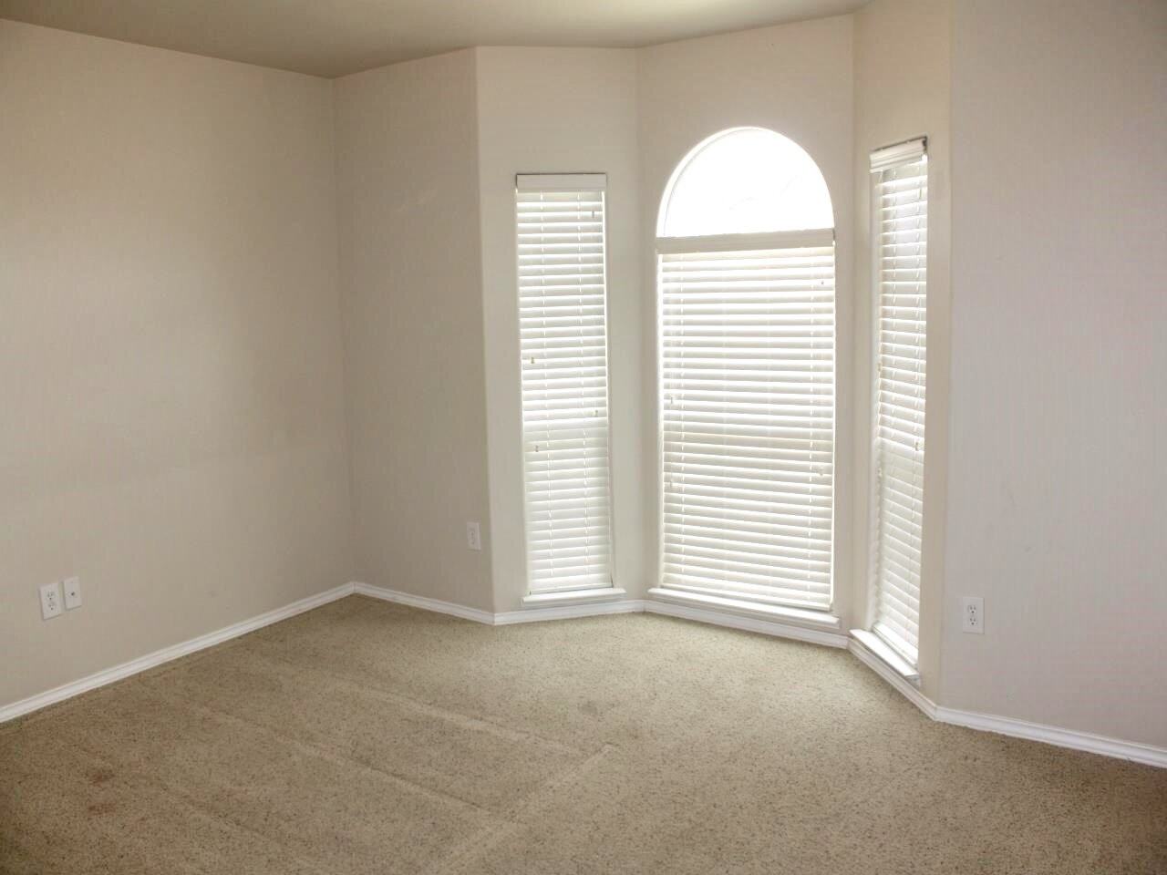6701 35th St - Photo 5 of 10