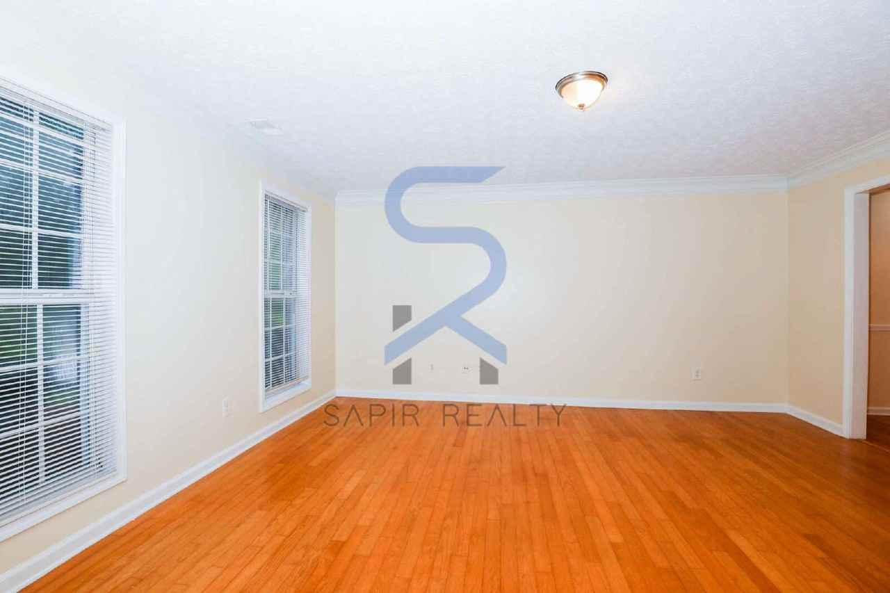 9036 Ashton Rd - Photo 3 of 20