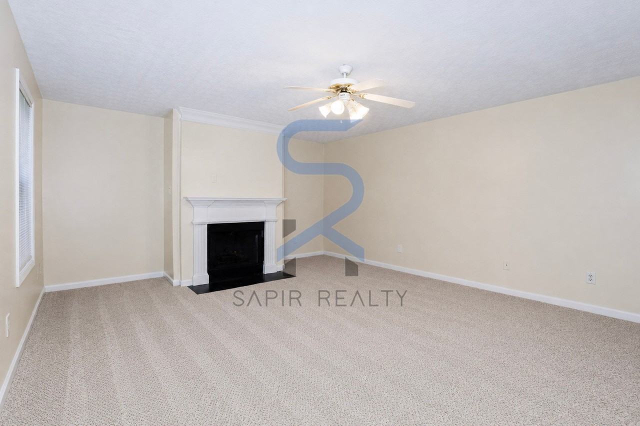 9036 Ashton Rd - Photo 4 of 20